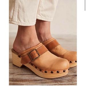 Free people Culver City clogs in natural color. Like new.
